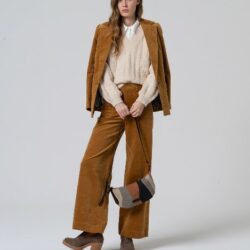 Broek Flared met opgestikte zakken Mustard WNT25 - Surkana