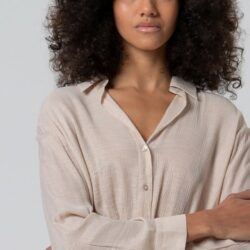 Blouse met gedrapeerde zoom Ecru WNT25 - Surkana