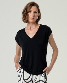 T-shirt V-hals losvallend model Black - Surkana