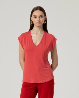 T-shirt V-hals losvallend model SS26 - Red - Surkana