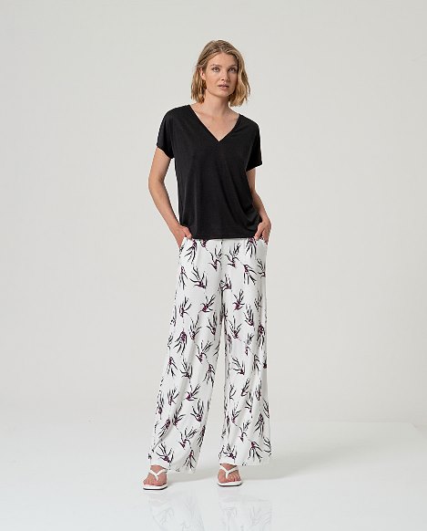 T-shirt Sleeveless V-Neck SS26 - Black - Surkana