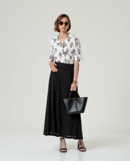 Rok Wijduitlopend Model SS26 - Black - Surkana