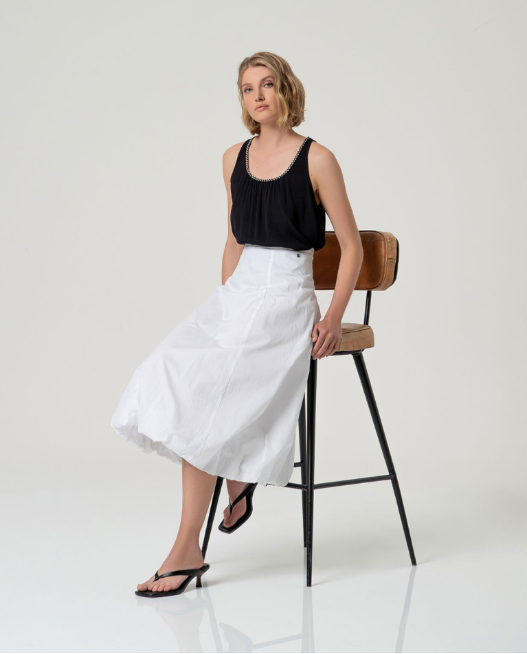 Top ronde hals SS26 - Zwart - Surkana