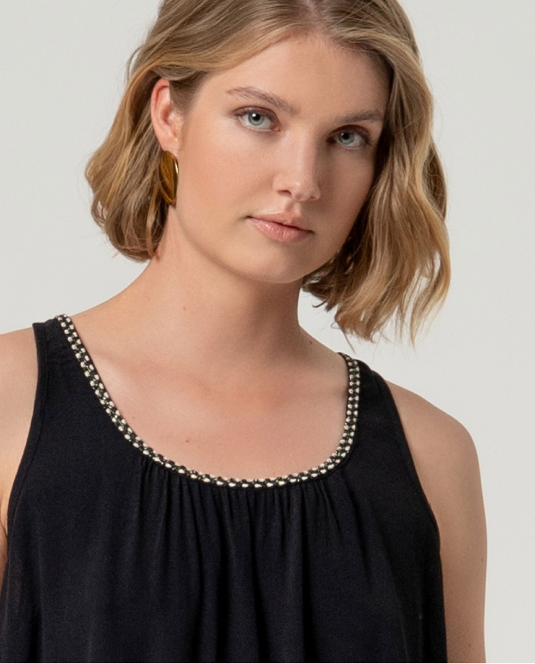 Top ronde hals SS26 - Zwart - Surkana